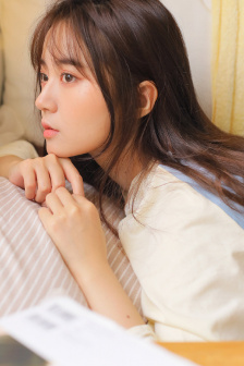 穿成电竞PO文女主的小说